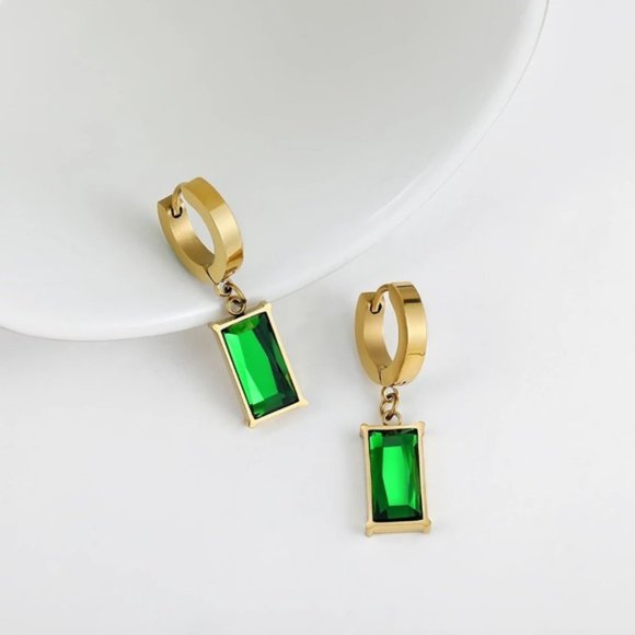 18k Gold Plated Square Emerald Green Crystal Drop Earrings - Picture 10 of 10